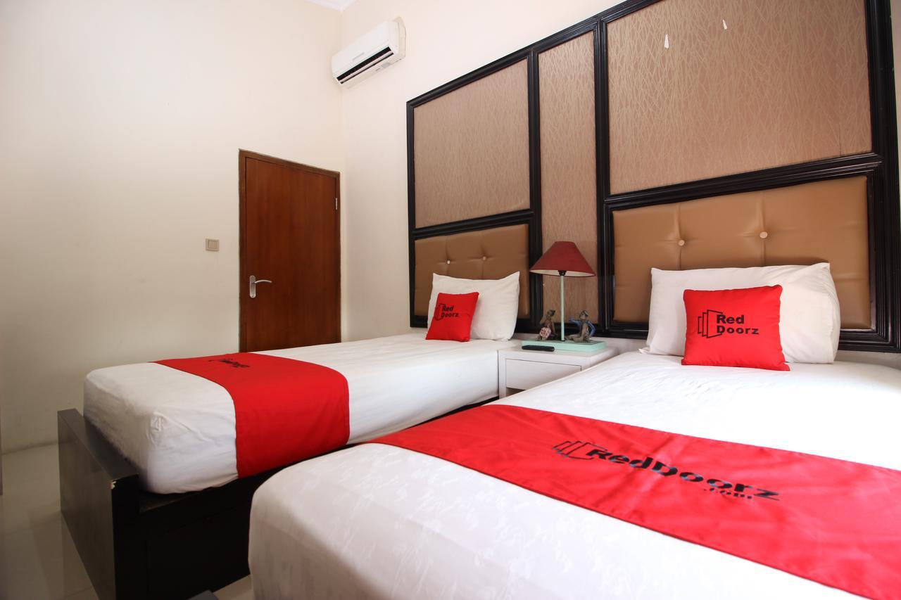 Reddoorz Plus Near Tugu Jogja 2 Yogyakarta Bagian luar foto