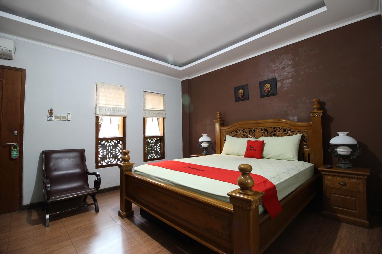 Reddoorz Plus Near Tugu Jogja 2 Yogyakarta Bagian luar foto